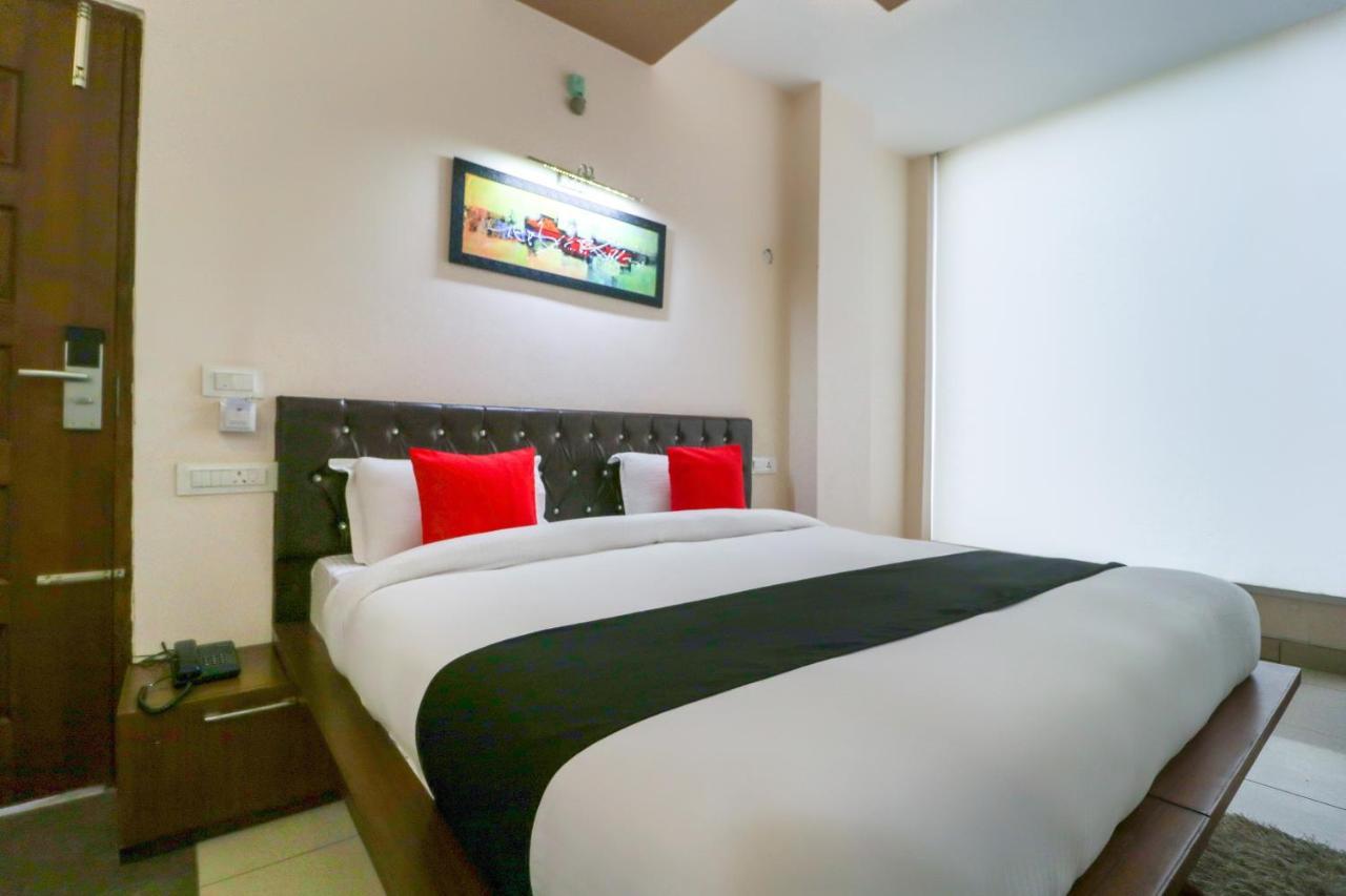 Townhouse 765 The Grace Hotel Patiāla Esterno foto