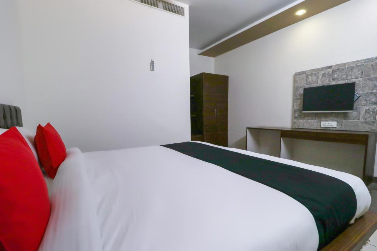 Townhouse 765 The Grace Hotel Patiāla Esterno foto