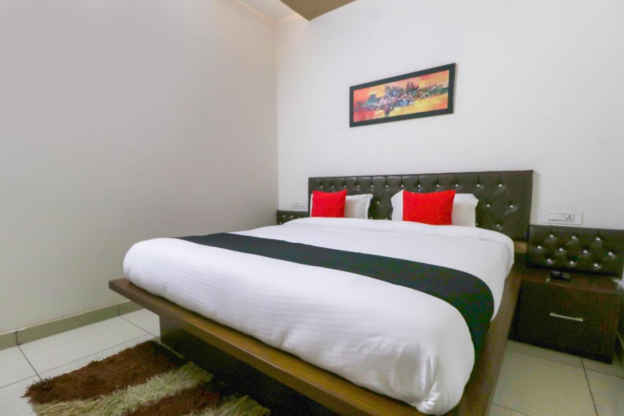 Townhouse 765 The Grace Hotel Patiāla Esterno foto